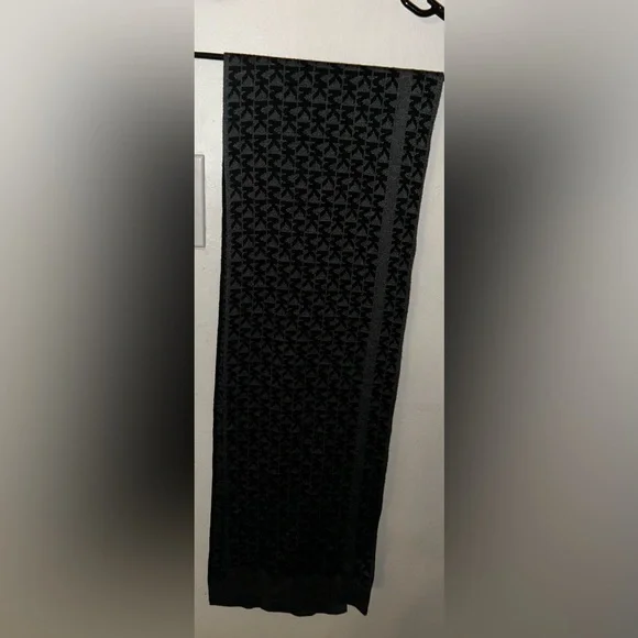 Michael Kor's MK Patterned Black And Grey Scarf - Picture 3 of 9